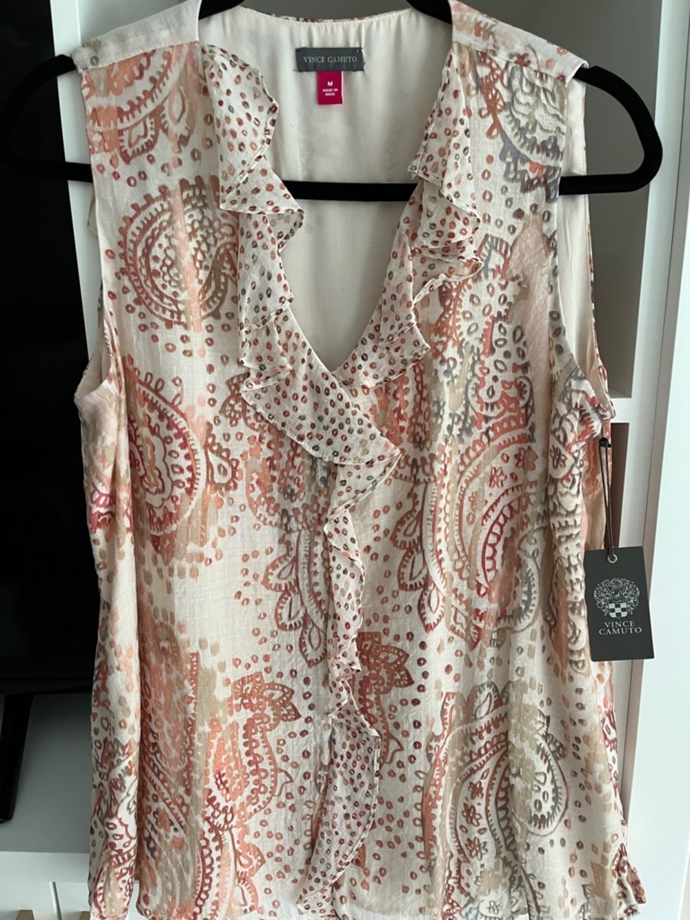Vince Camuto Cream Paisley Ruffle V-Neck Sleeveless Camisole